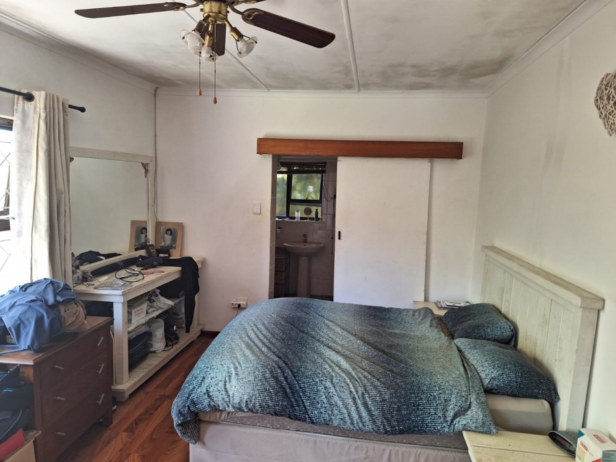 6 Bedroom Property for Sale in Gonubie Eastern Cape